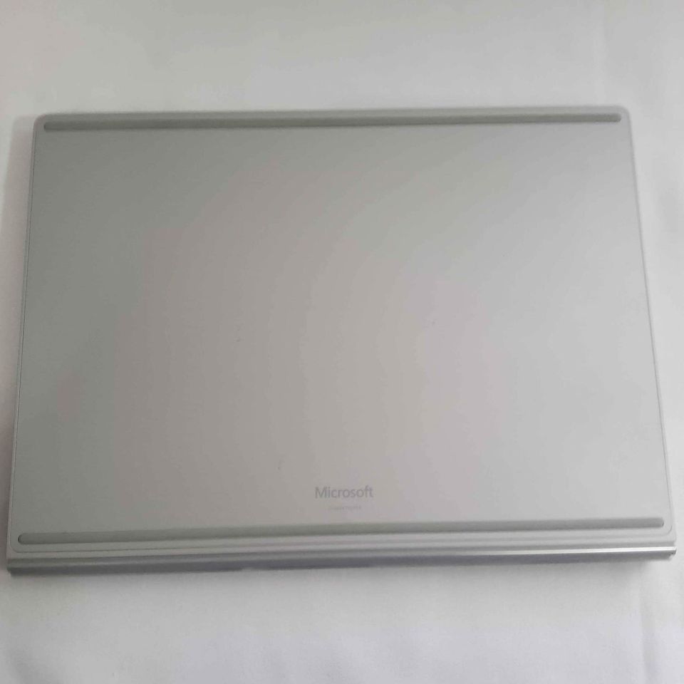 Microsoft Surfacebook 1 6th Gen Touchscreen 8gb 128gb (Clearence) READ