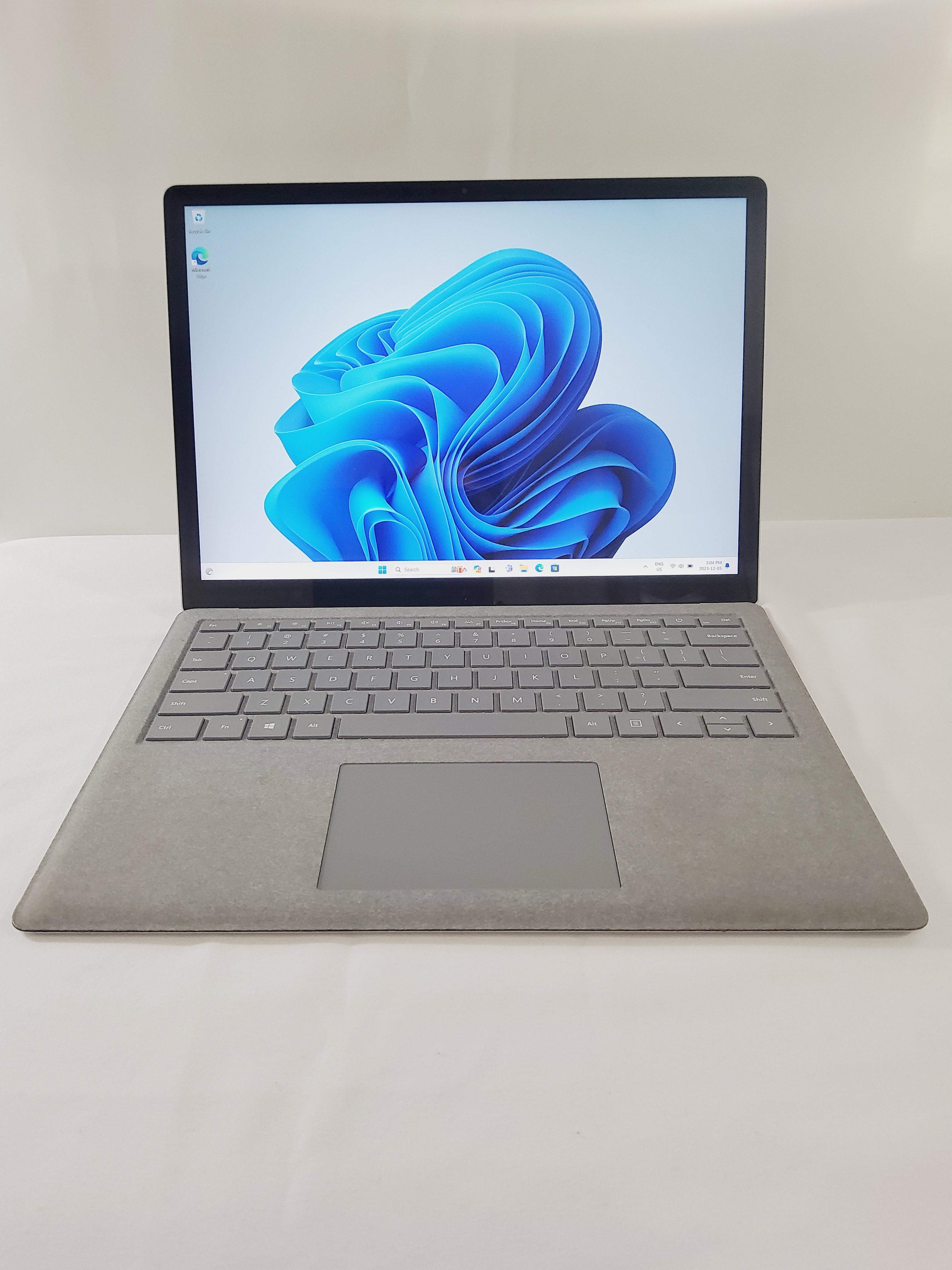 Microsoft Surface Laptop 2 13.5" Touchscreen Laptop - Silver (Intel Core i5/128GB SSD/8GB RAM/Windows 11)
