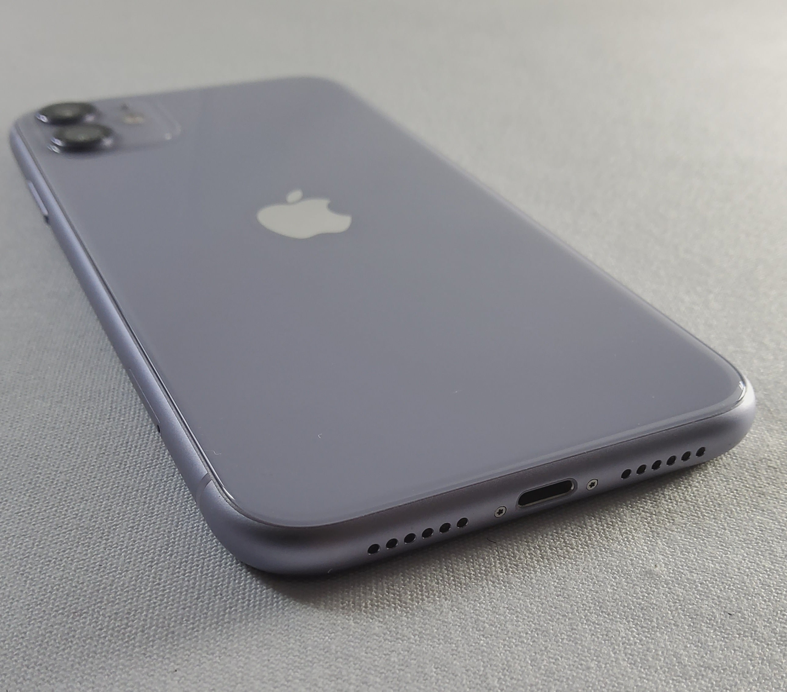 Apple iPhone 11 (64GB) Smartphone - Black - Unlocked