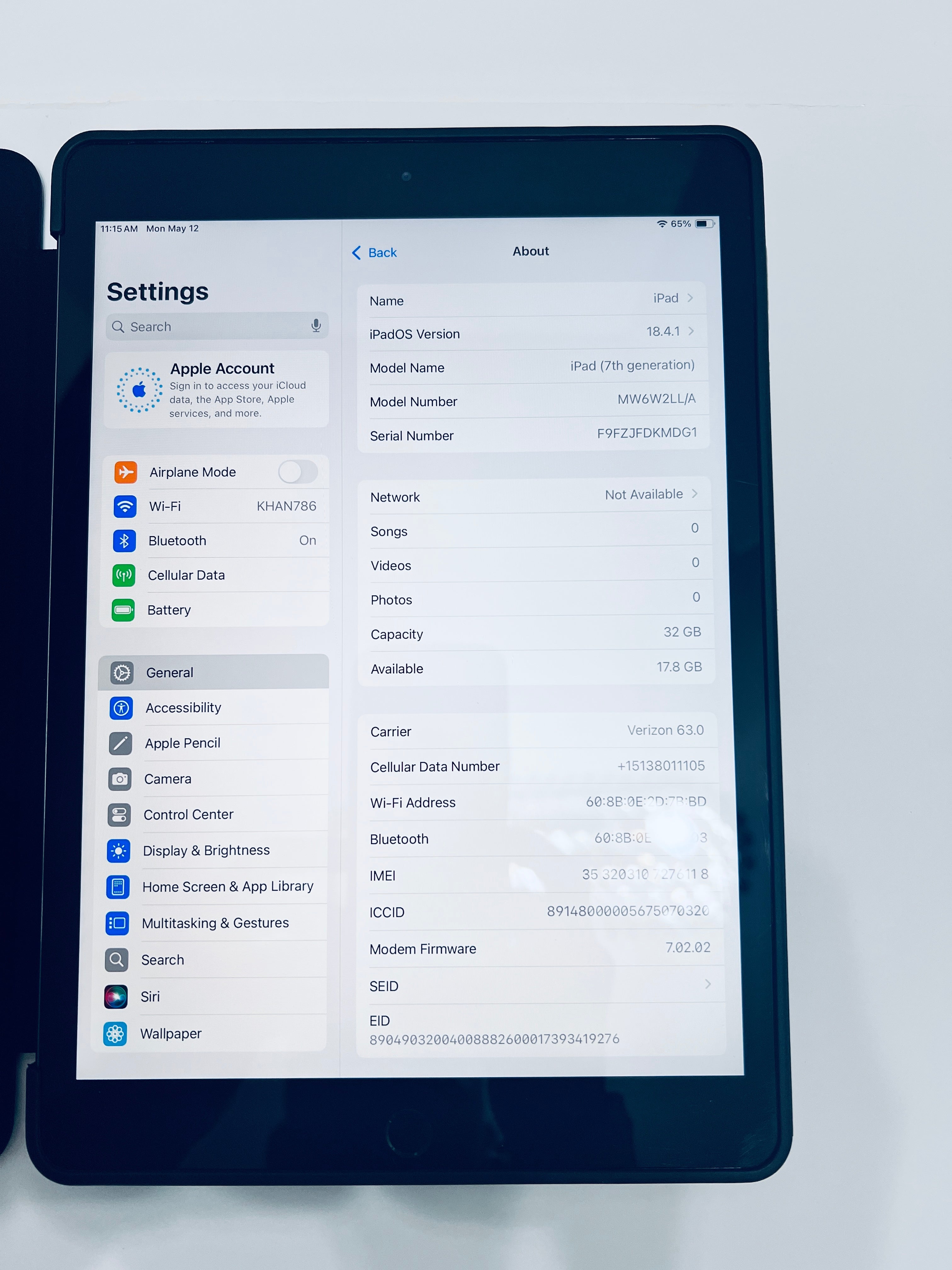 iPad 7th Gen 32GB Cellular Case/Charger/cable (Pre-owned)