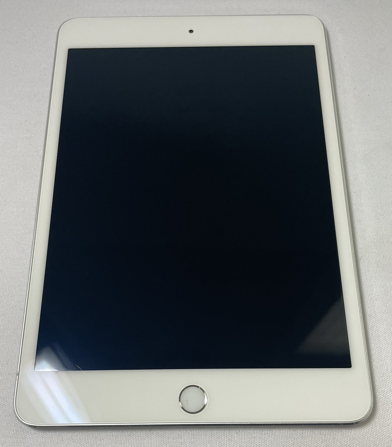 Apple iPad Mini 4 (7.9" Screen) 128GB - WiFi Silver