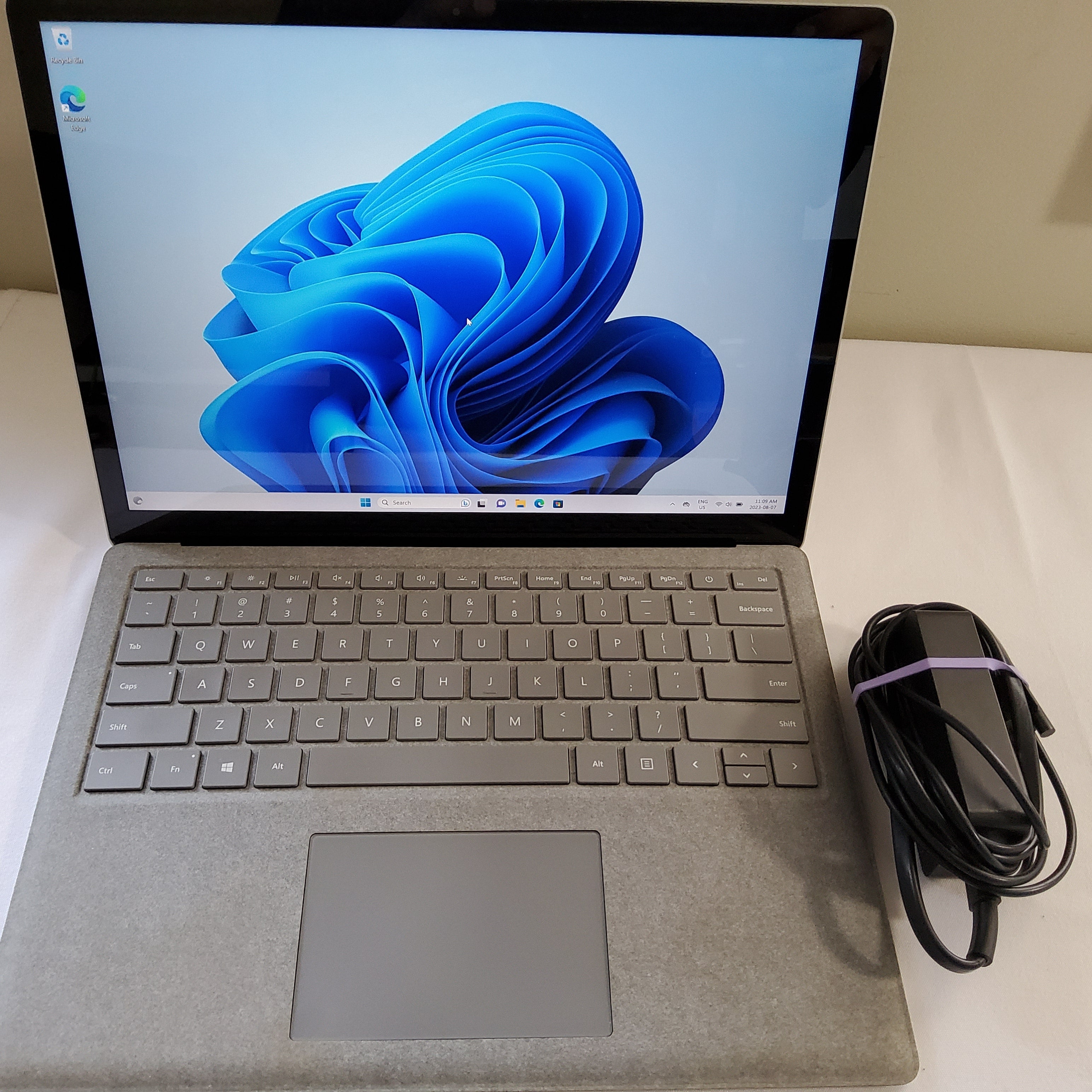 Microsoft Surface Laptop 2 (Intel Core i5 8th gen, 8GB RAM, 256GB) Used