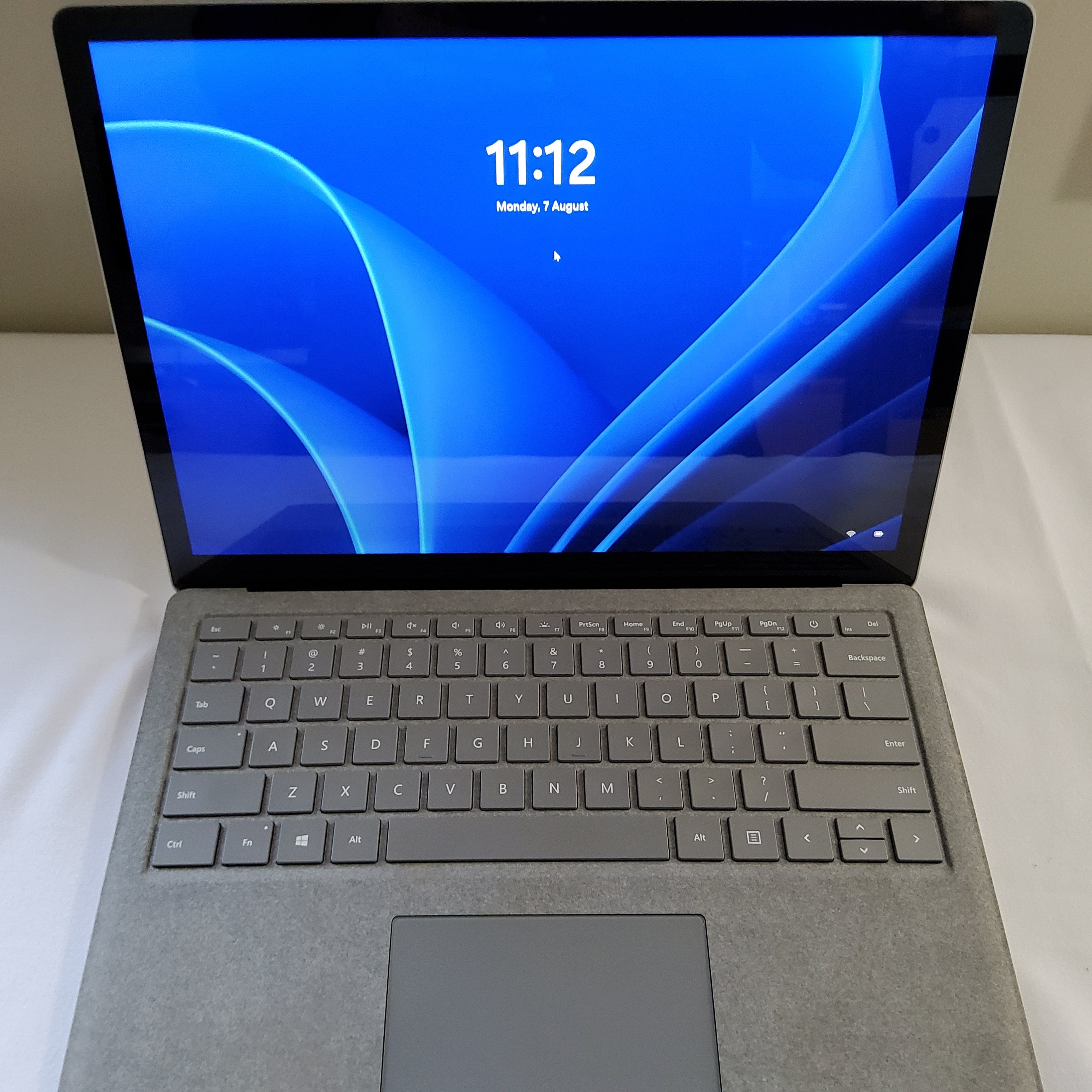 Microsoft Surface Laptop 2 Intel Core i5 8th gen, 8GB RAM, 256GB (Clearance) READ