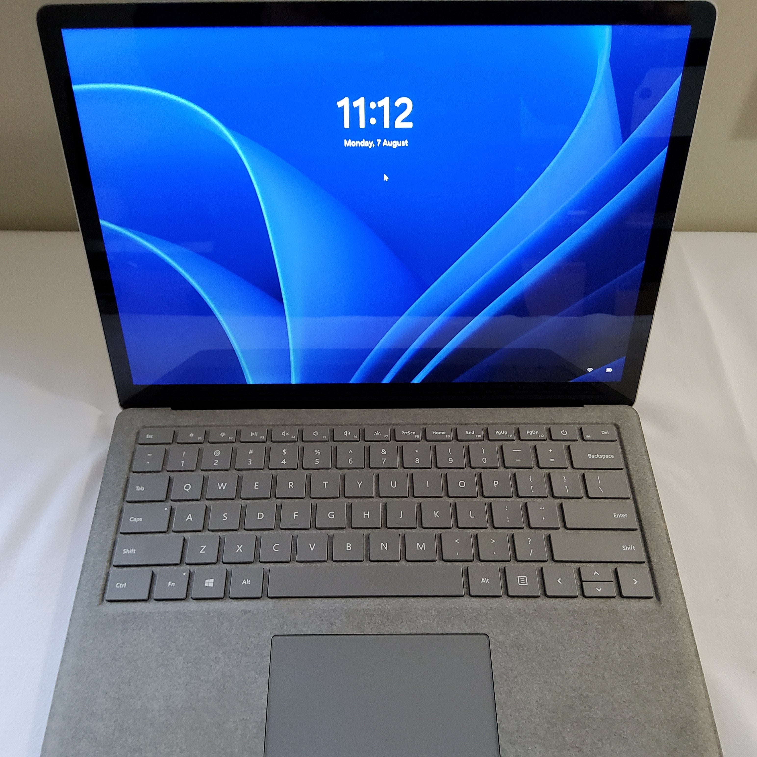 [Clearance] Microsoft Surface Laptop 2 Intel Core i5 8th gen, 8GB RAM, 128GB *READ DESCRIPTION*